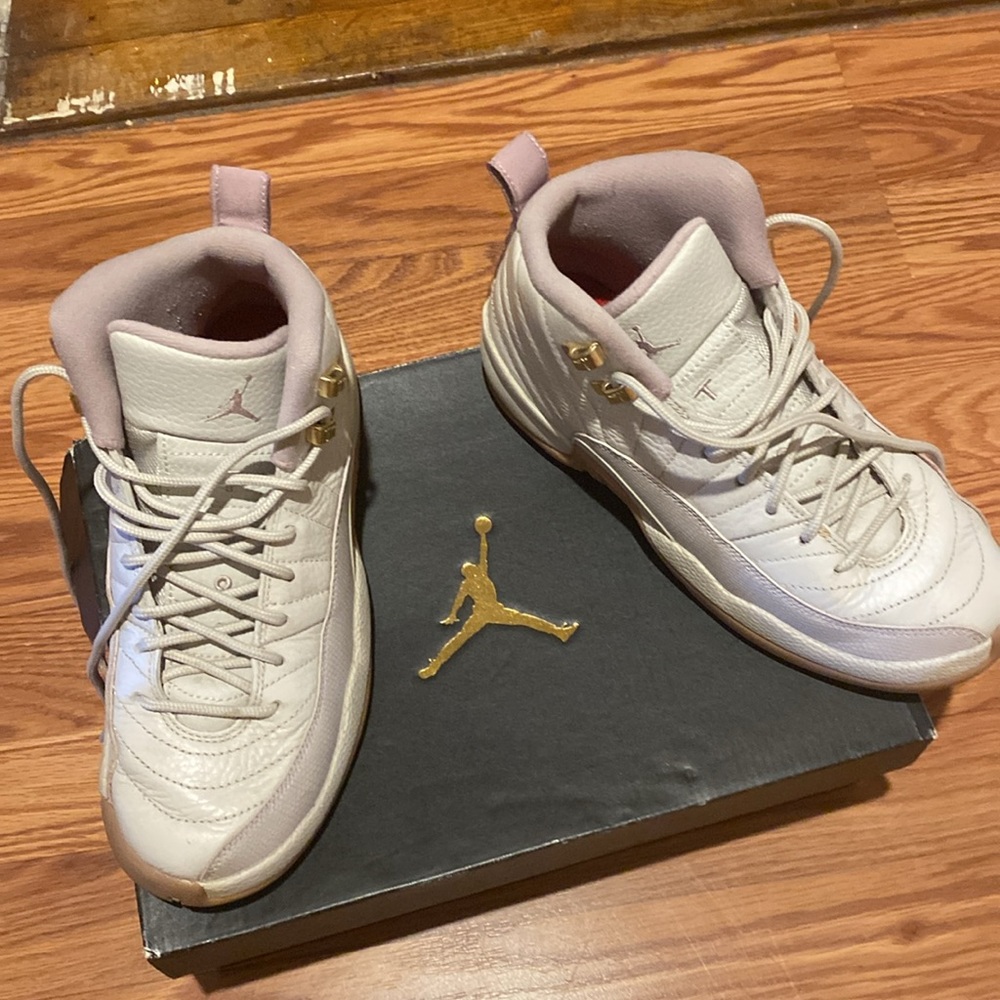 Sneakers - Picture 5 of 5